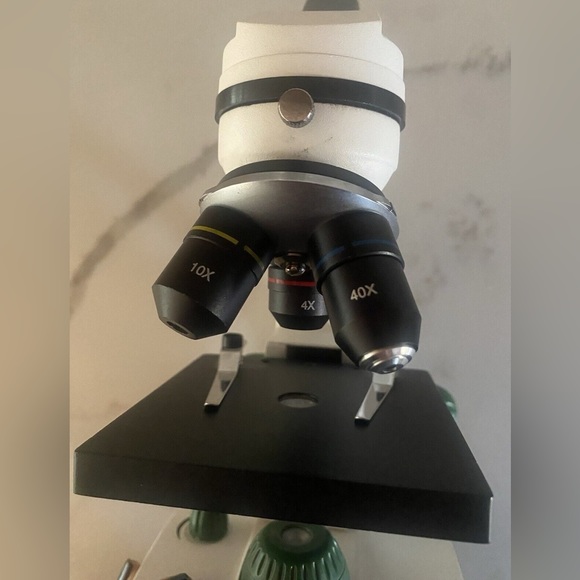 Junior Microscope & Kids Science Experiment Book - Picture 9 of 10